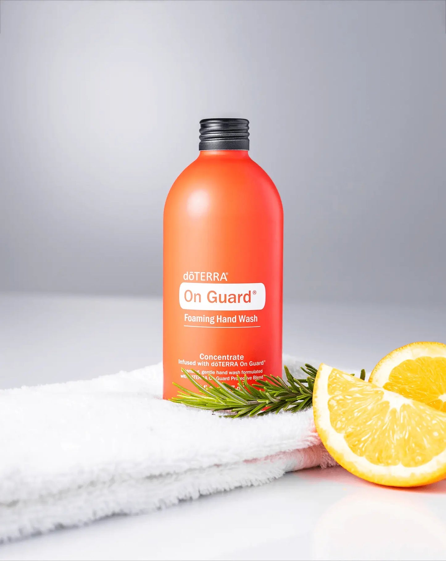Concentré de mousse nettoyante pour les mains On Guard dōTERRA | 237 ml