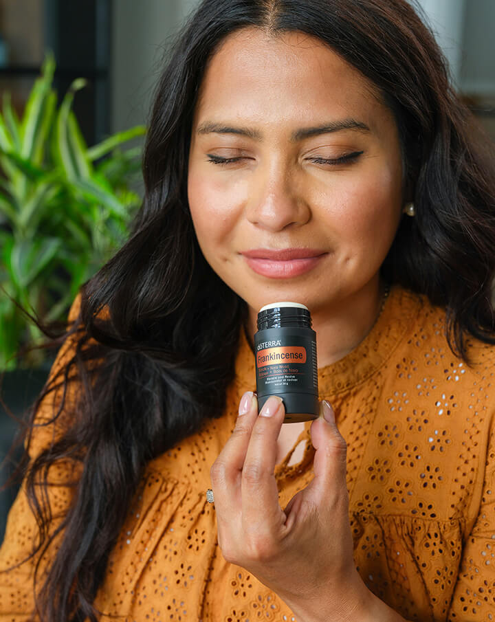 Stick rafraîchissant Encens + Bois de Naio dōTERRA | 30 g