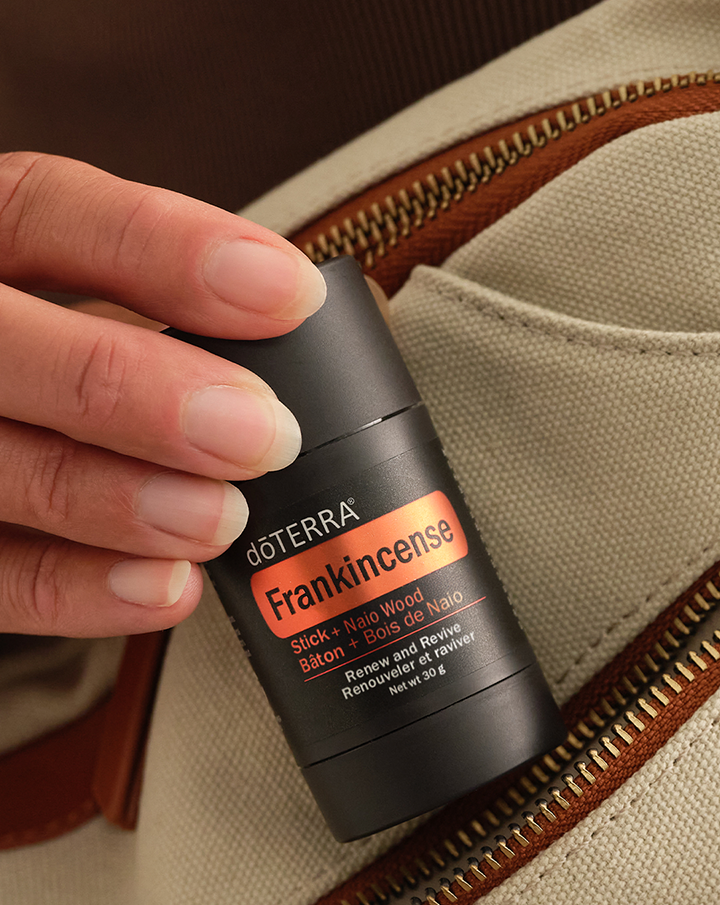 Stick rafraîchissant Encens + Bois de Naio dōTERRA | 30 g