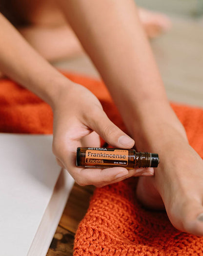 Encens (Frankincense) Touch dilué en applicateur à bille d'huile essentielle doTERRA, 10 ml