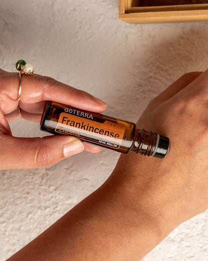 Encens (Frankincense) Touch dilué en applicateur à bille d'huile essentielle doTERRA, 10 ml