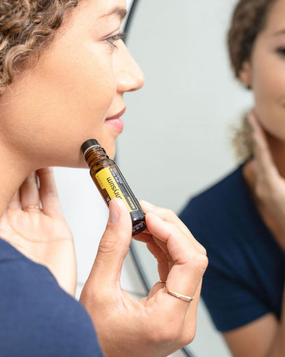 Hélichryse Touch dilué en applicateur à bille d'huile essentielle doTERRA, 10 ml