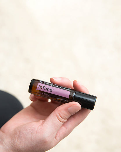 InTune mélange en applicateur à bille d'huile essentielle doTERRA, 10 ml