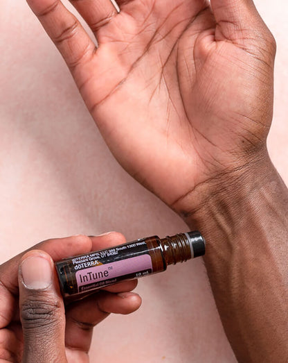 InTune mélange en applicateur à bille d'huile essentielle doTERRA, 10 ml