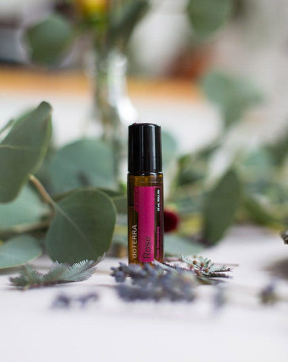 Rose Touch dilué en applicateur à bille d'huile essentielle doTERRA, 10 ml